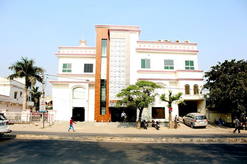 Grace Hotel Karnāl Extérieur photo